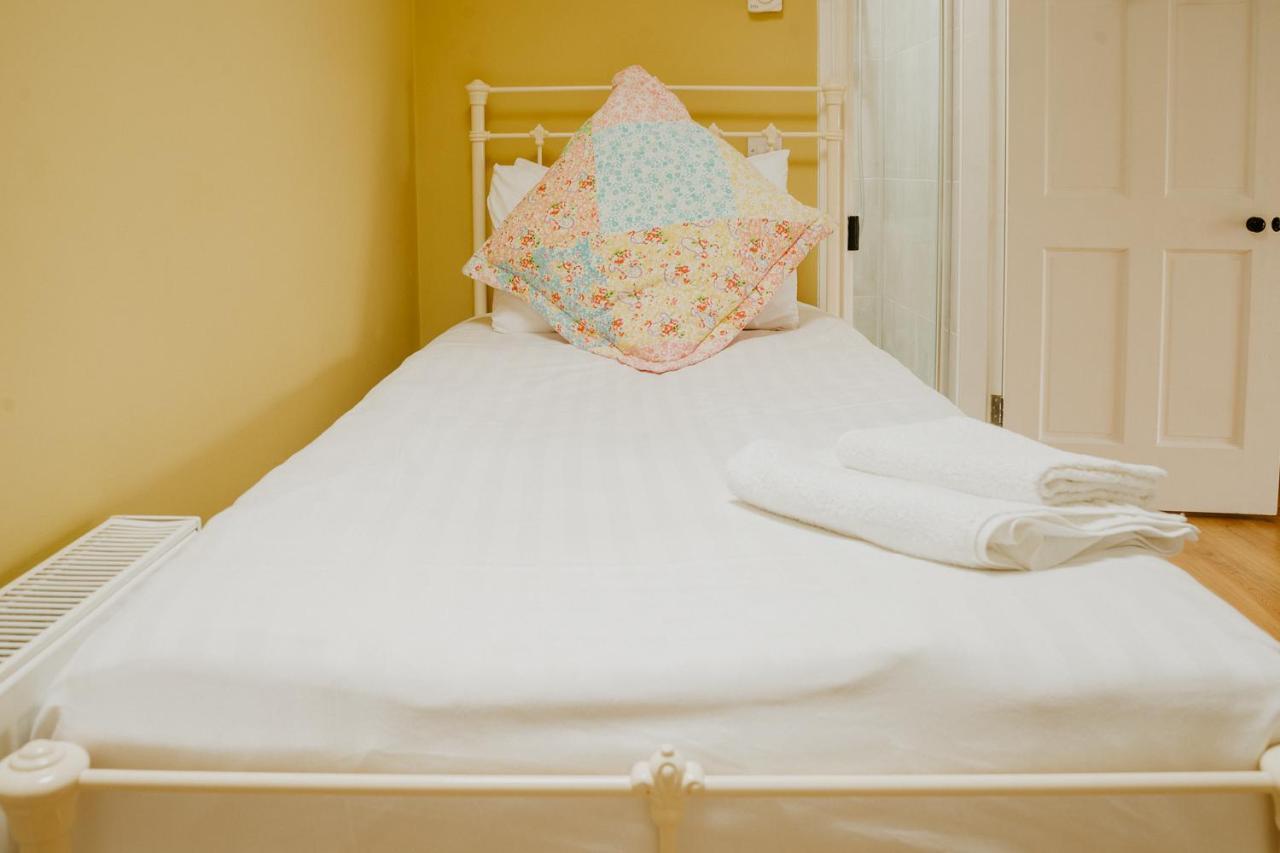 Bed and Breakfast Abbeyview House Abbeyshrule Экстерьер фото